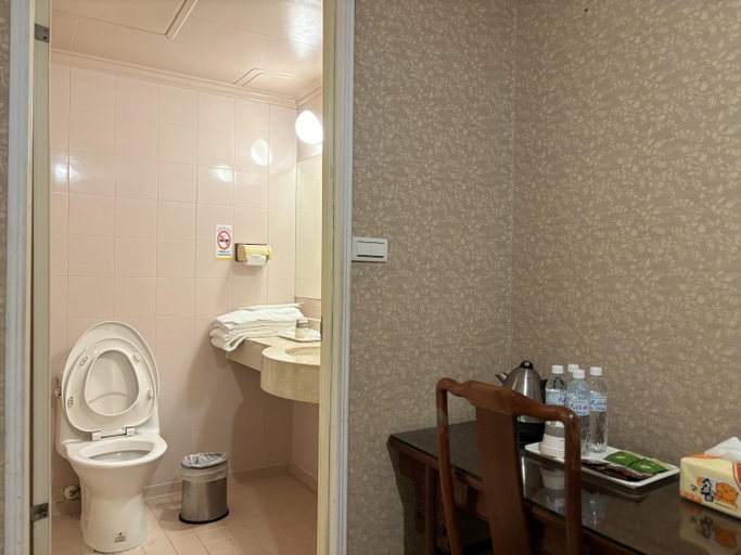 Bathroom 4, 花蓮凱悅旅店 Kaiyue Inn, Hualien
