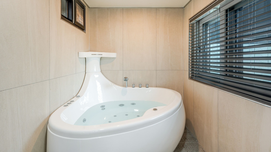 Bathroom 4, Sacheon Ara Private Pool Villa, Sacheon