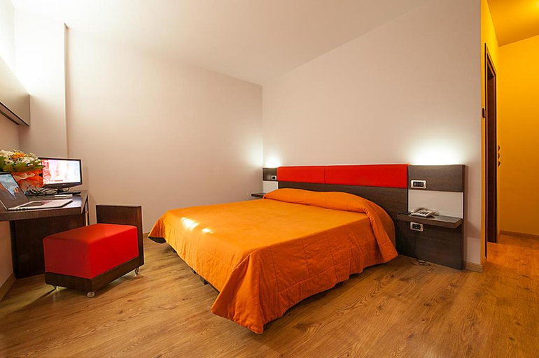 Bedroom 2, Hotel Plestina Ristorante Pizzeria, Perugia