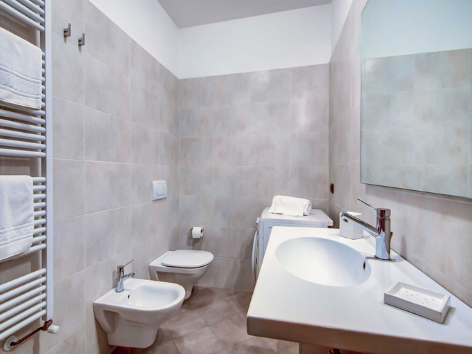 Bathroom 5, Belvilla by OYO Rose di Fratta 2, Ancona