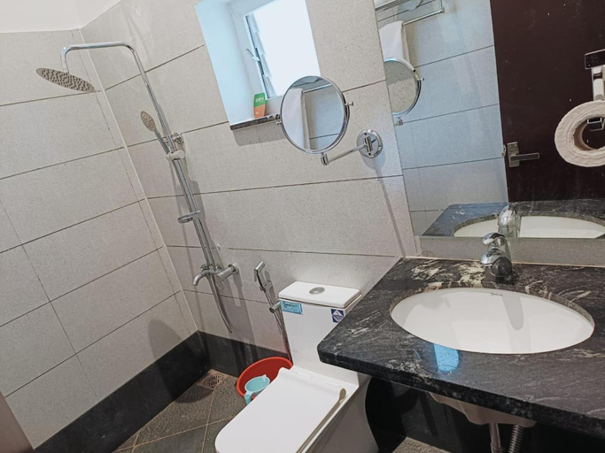 Bathroom 5, Coorg Vismaya Resort, Kodagu