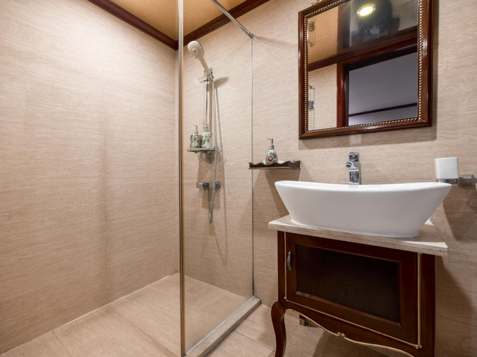 Bathroom, Garden Legend 3 cruise, Hạ Long