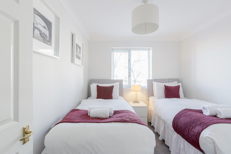 Bedroom 2, Roomspace Serviced Apartments- Regents Court, London