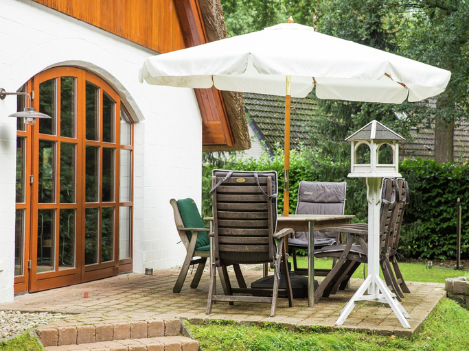 Balcony 5, Holiday Home in Uelsen Near Bronzezeithof, Grafschaft Bentheim