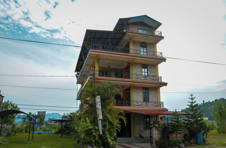 Exterior & Views