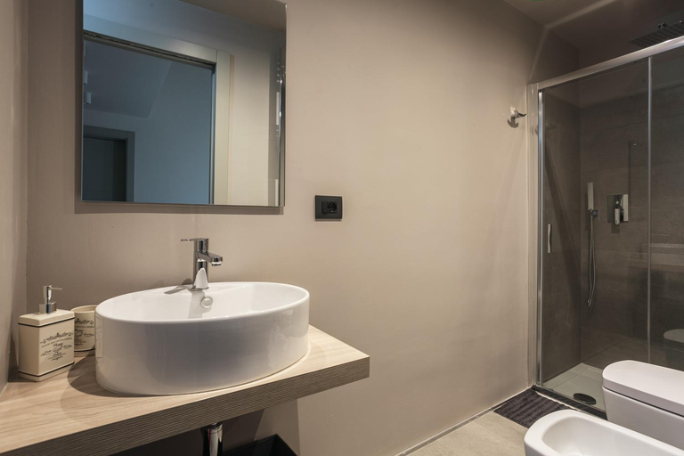 Bathroom 3, Sant'orsola Suites Apartments, Bologna