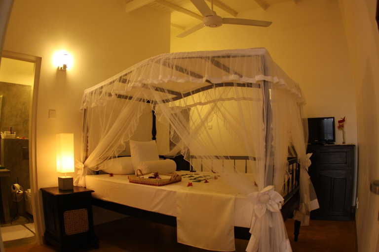 Bedroom 2, Oasis Ayurveda Beach Hotel, Hikkaduwa
