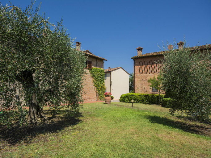 3, Apartment in Castelfiorentino with Pool, Florence