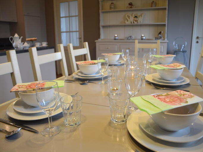 Food & Drinks 4, Holiday Home in Zele near Laarne Castle, Oost-Vlaanderen