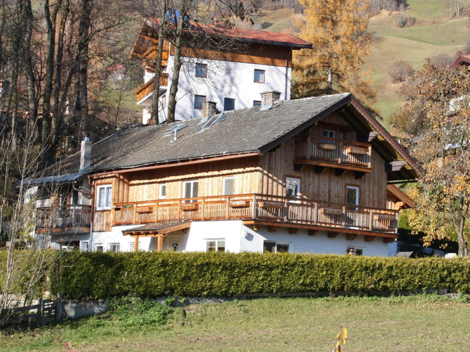 Others 4, Apartment in Walchen near Ski Lift, Zell am See