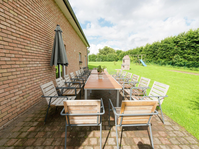 Others 4, Spacious Retreat by Lake, Liège