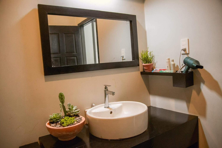 Bathroom 3, Evergreen Tree Homestay, Phan Thiết