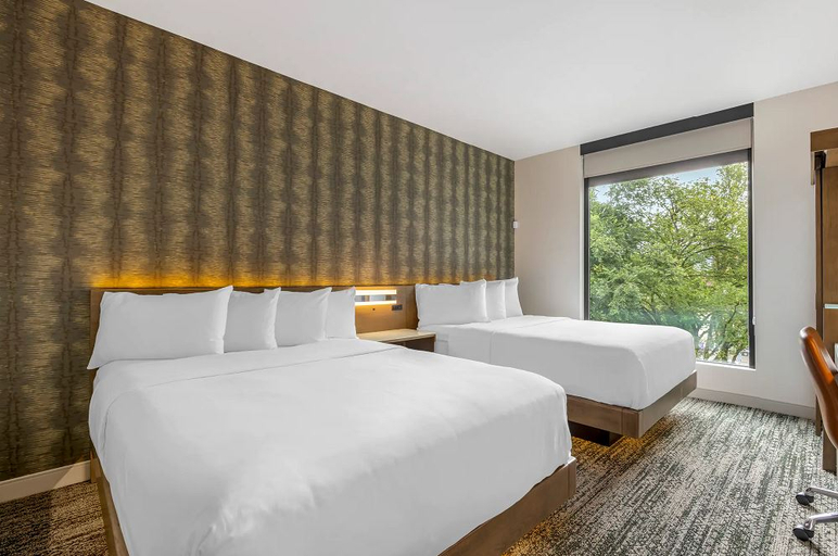 Bedroom 2, Cambria Hotel Portland - Pearl District, Multnomah
