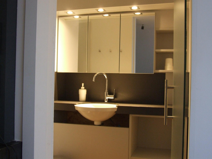 Bathroom 3, Manor house studio in Robertville, Liège
