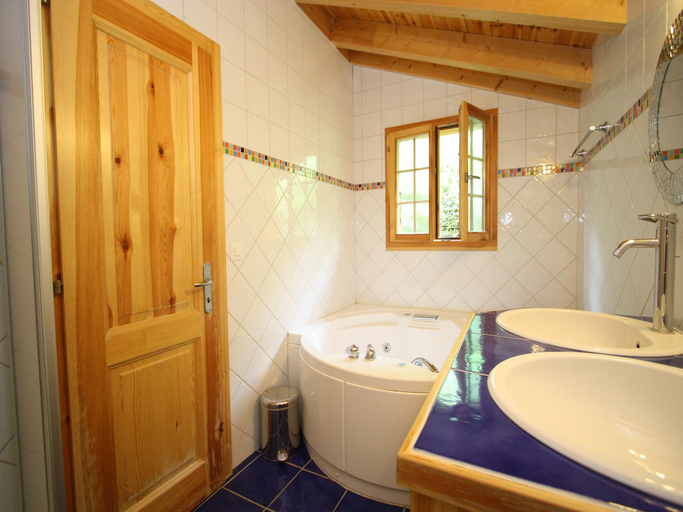 Bathroom 3, Chalet in Rhone Valley near Ski Lift, Hérens