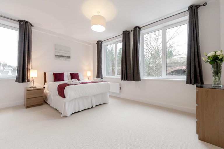 Bedroom 2, Roomspace Serviced Apartments - Nouvelle House, London
