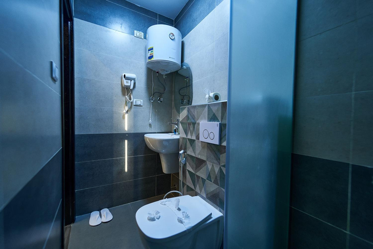 Bathroom 3, New Pyramids View Lakes - Rooftop, Al-Ahram