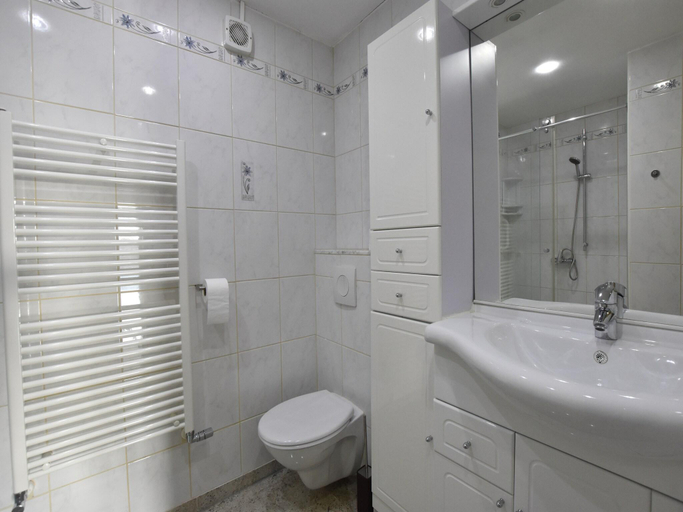 Bathroom 3, Apartment in De Haan near the Beach, West-Vlaanderen