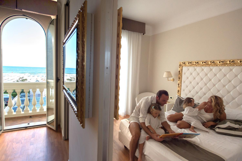 Bedroom 2, Novecento Suite Hotel, Rimini