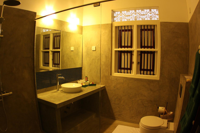 Bathroom 3, Oasis Ayurveda Beach Hotel, Hikkaduwa