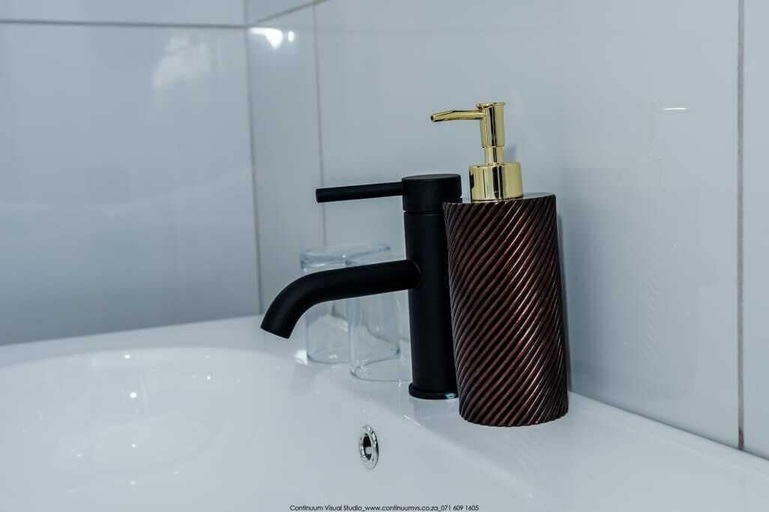 Bathroom 3, The Fine Line Lodge, City of Tshwane