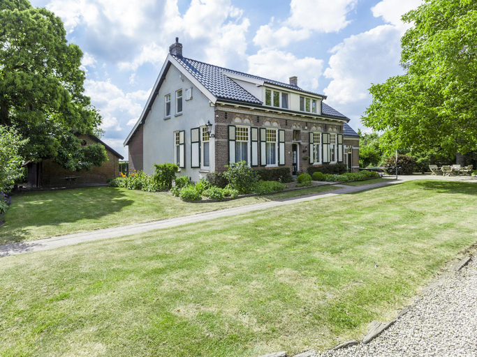 Others 4, Holiday home in the central location, Terneuzen