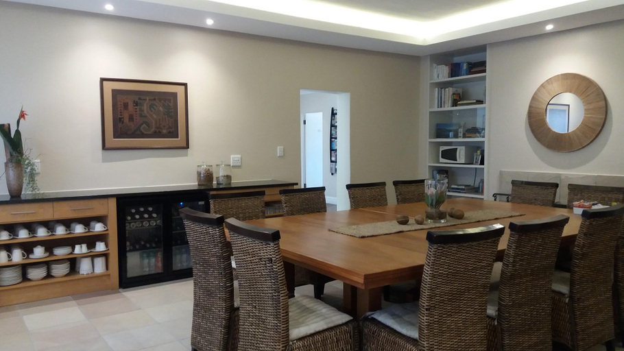 Food & Drinks 5, La Roche Guest House, City of Cape Town