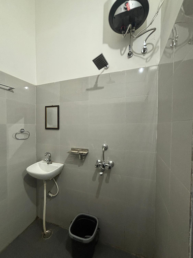 Bathroom 2, The White house, Varanasi