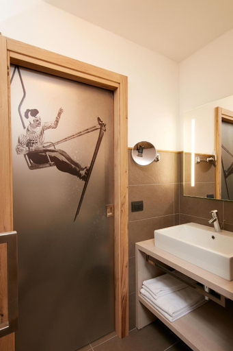 Bathroom 3, Hotel Valacia, Trento