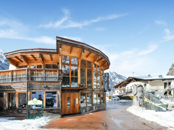 Others 5, Apartment in Huben near Ski Slopes, Imst