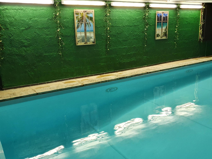 Sport & Beauty 2, Lavish Holiday Home in Forrieres with Sauna, Luxembourg