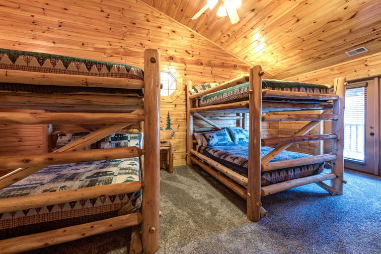 Bedroom 2, Hemlock Inn by Jackson Mountain Rentals, Sevier