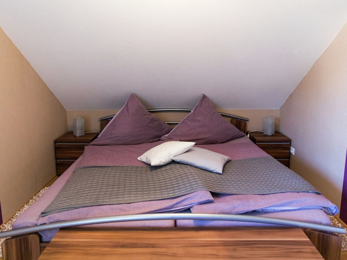 Bedroom 2, Flat in Beltheim With Pool, Rhein-Hunsrück-Kreis