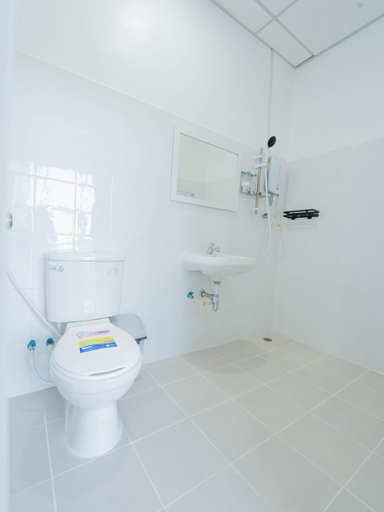 Bathroom 3, Savan Itecc Hotel, Khanthabouly
