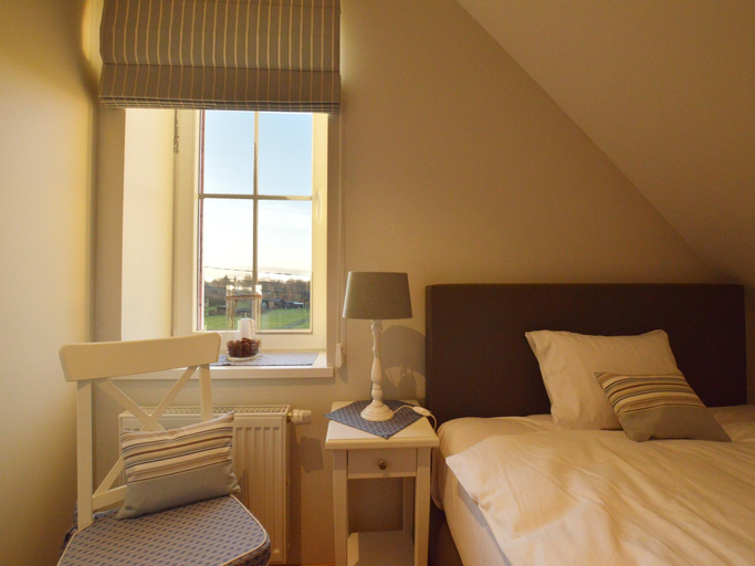 Bedroom 2, Charming Fens Family Home, Liège