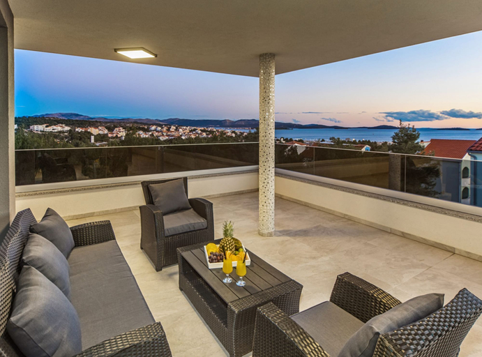 Others 5, Villa Shaula, Šibenik