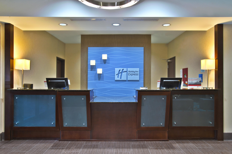 Public Area 4, Holiday Inn Express HASTINGS by IHG, Barry