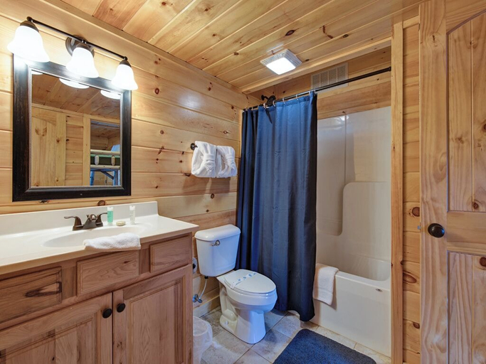 Bathroom 3, Parkside Lodge by Jackson Mountain Rentals, Sevier