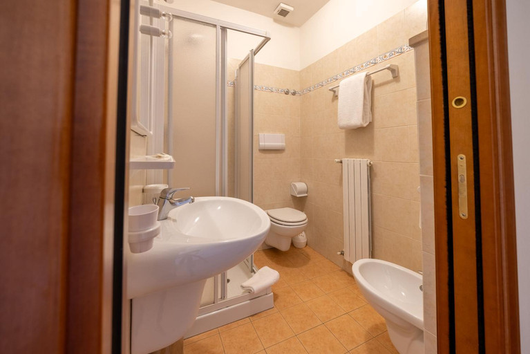 Bathroom 4, Hotel Monastero Sant'andrea, Perugia