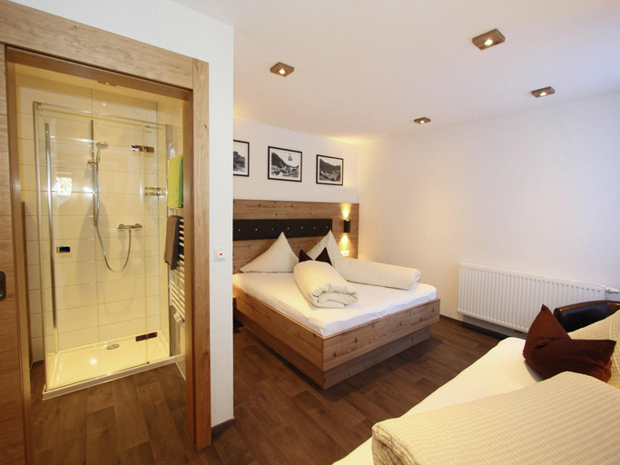 Bedroom 2, Apartment in See near Ski Slopes, Landeck