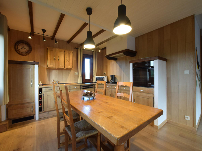 Others 5, Very welcoming and cosy chalet, Namur