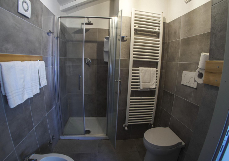 Bathroom, S'Osteria 38, Viterbo