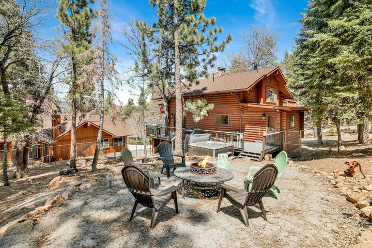 Exterior & Views 2, Woodland LOG #1887, San Bernardino