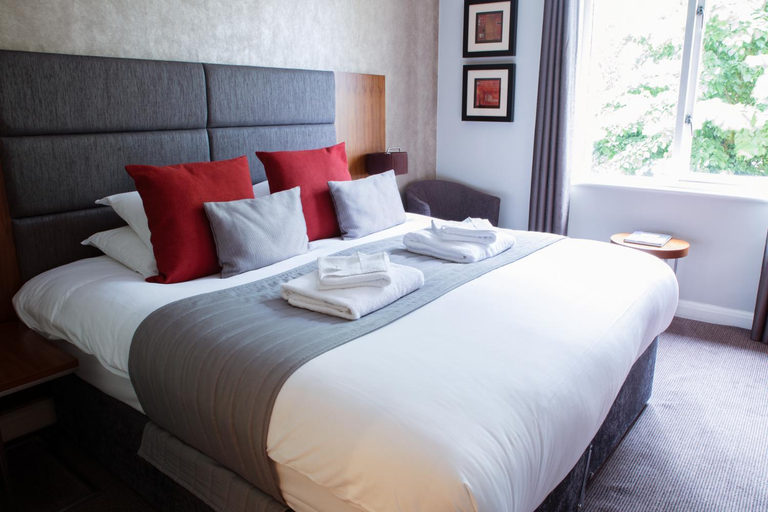 Bedroom 3, The Fox & Goose Hotel, London