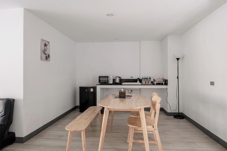 Dining Room 11