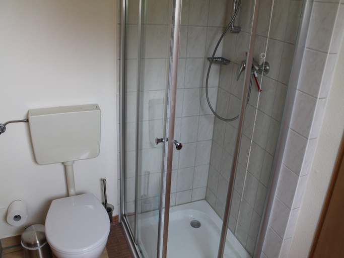 Bathroom 2, Modernes Ferienhaus mit Garten in Kagsdorf, Rostock