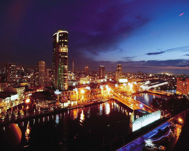 Exterior & Views 2, Clarion Suites Gateway, Melbourne