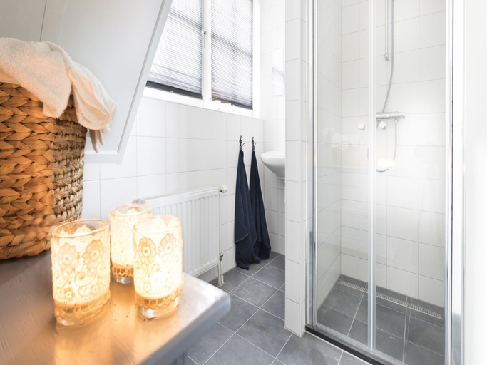 Bathroom 3, Holiday Home in Wissenkerke near Beach, Noord-Beveland