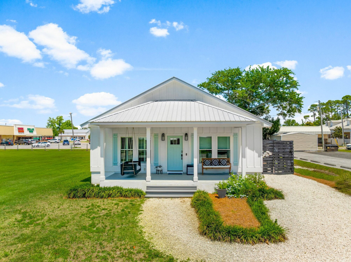 Exterior & Views 2, Beach House - 6th Street Retreat by PHG, Gulf