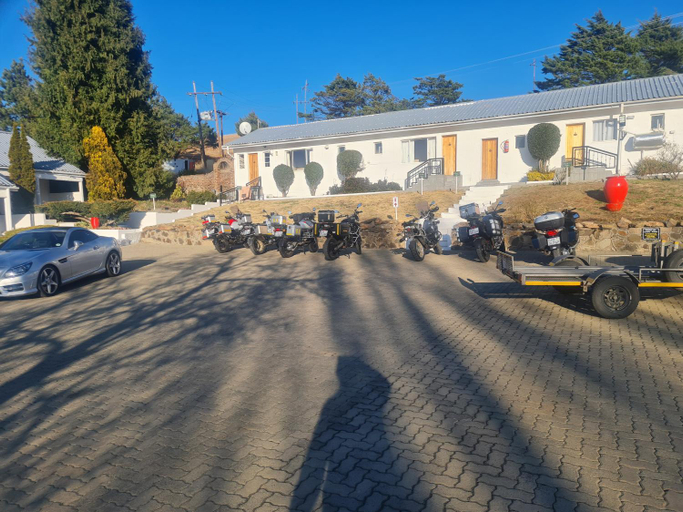 Others 5, mountain shadows hotel, Chris Hani